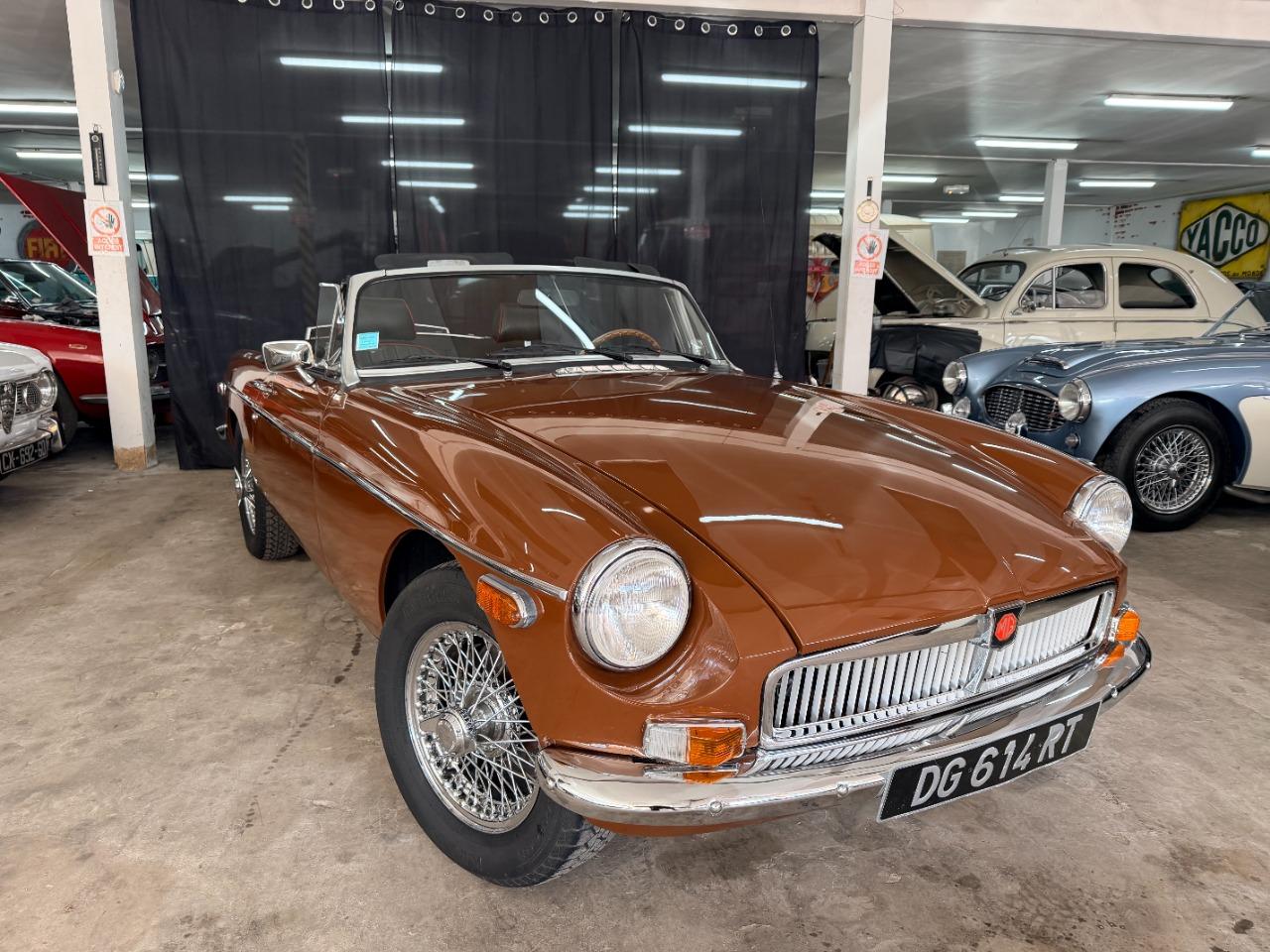 MG MGB cabriolet - 1978 LesAnciennes.com