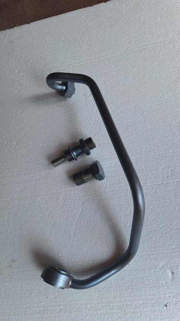 Tube liaison pression huile / filtre huile LesAnciennes.com