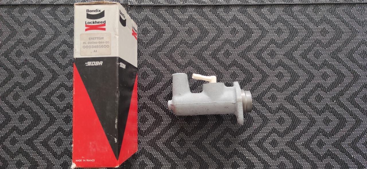 Emetteur d'embrayage SIMCA 1100 série 1 LesAnciennes.com