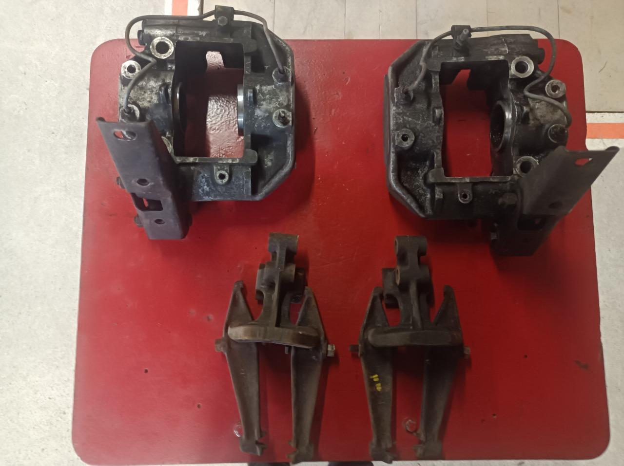 Etriers de frein CITROEN DS LHM LesAnciennes.com