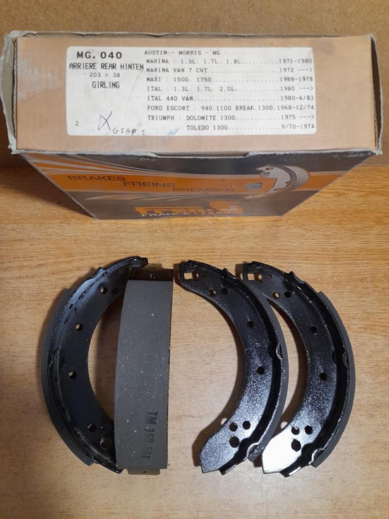 Mâchoires de frein Triumph dolomite MG.40 LesAnciennes.com