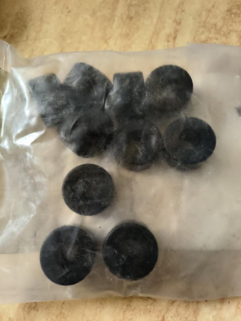 Lot d’obturateurs caoutchouc Ø 28 mm LesAnciennes.com