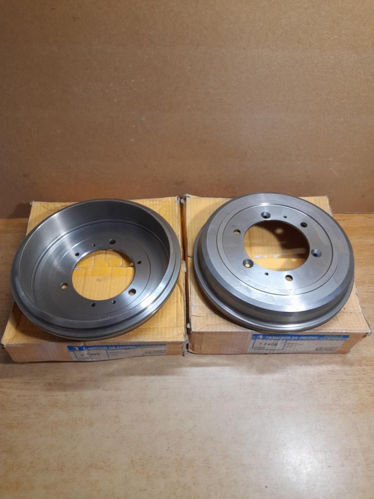 Tambours de frein Avant Renault 4 R5 Rodéo LesAnciennes.com