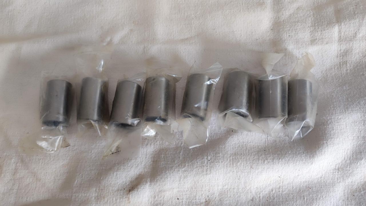 Lot de 8 poussoirs d'arbre à came R5 Alpine LesAnciennes.com