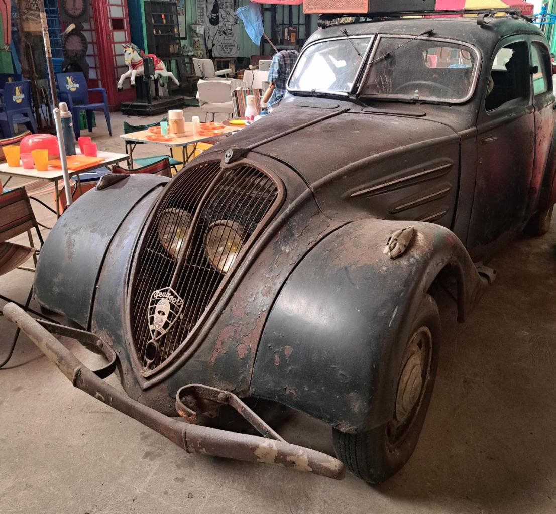 PEUGEOT 402 - 1942 LesAnciennes.com