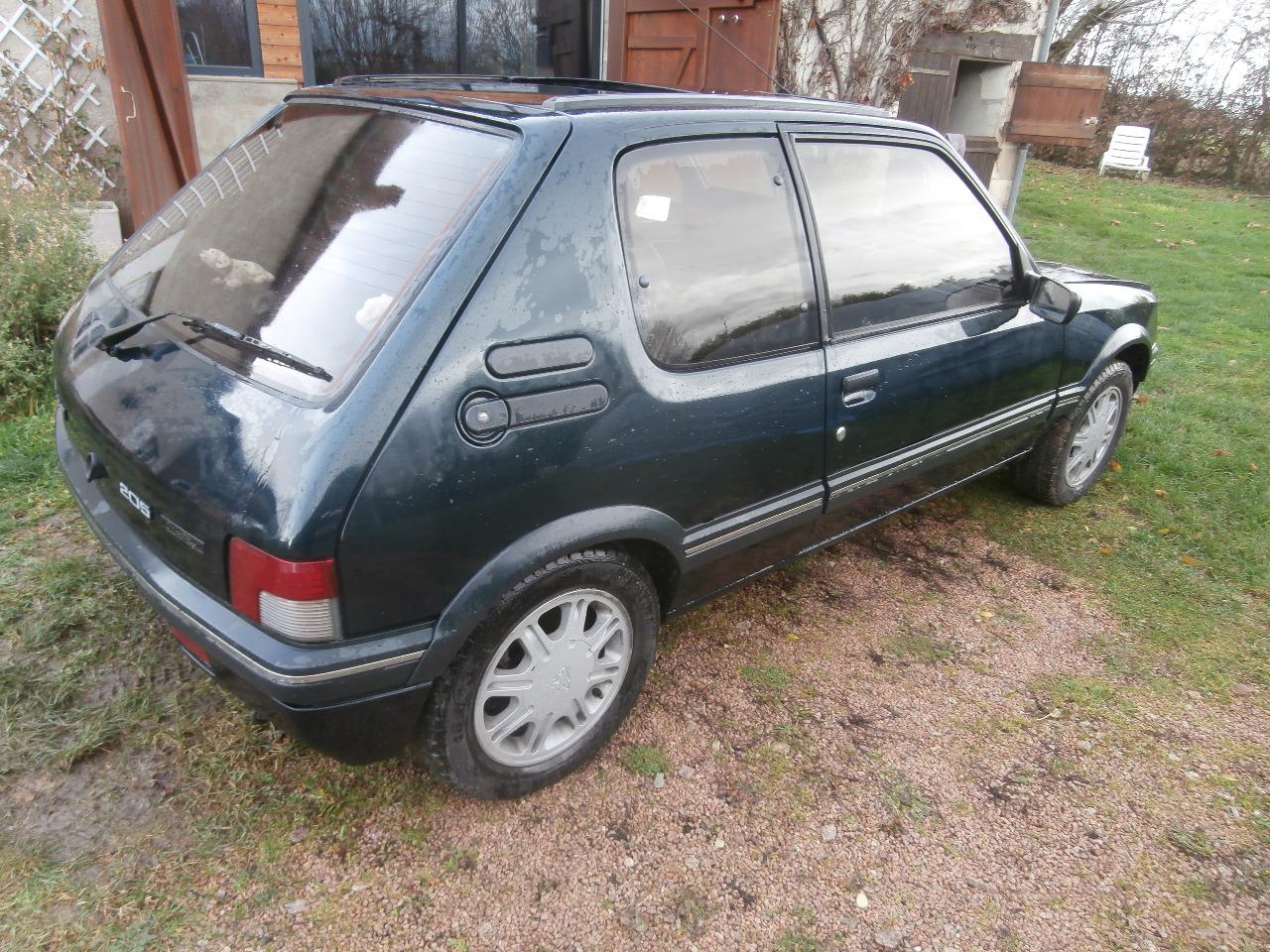 PEUGEOT 205 gentry - 1991 LesAnciennes.com