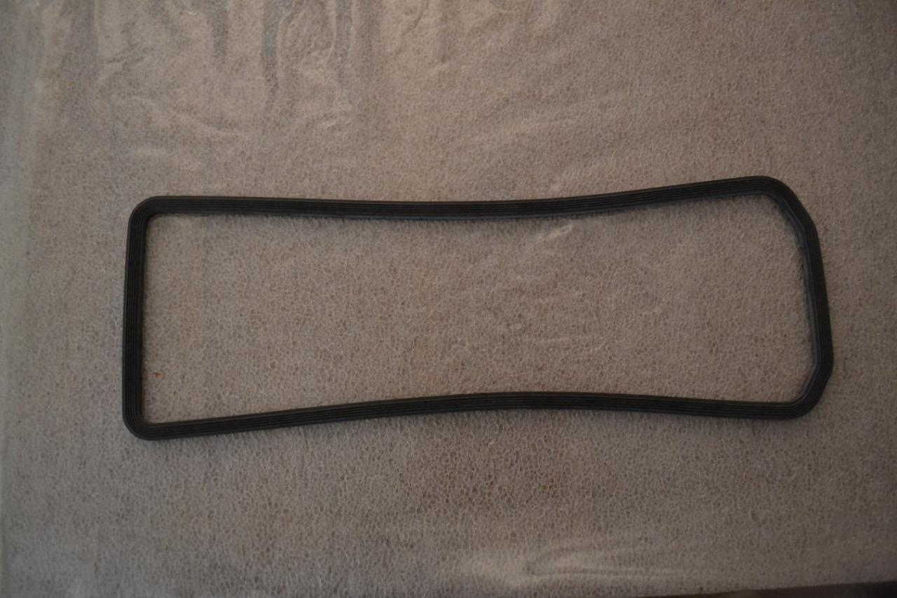 Joint cache culbuteurs PEUGEOT 204 304, neuf LesAnciennes.com