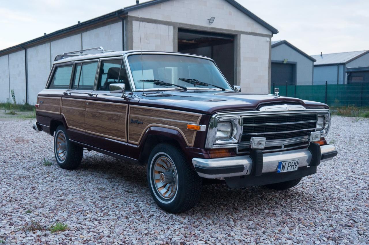 1987 Jeep Wagoneer LesAnciennes.com