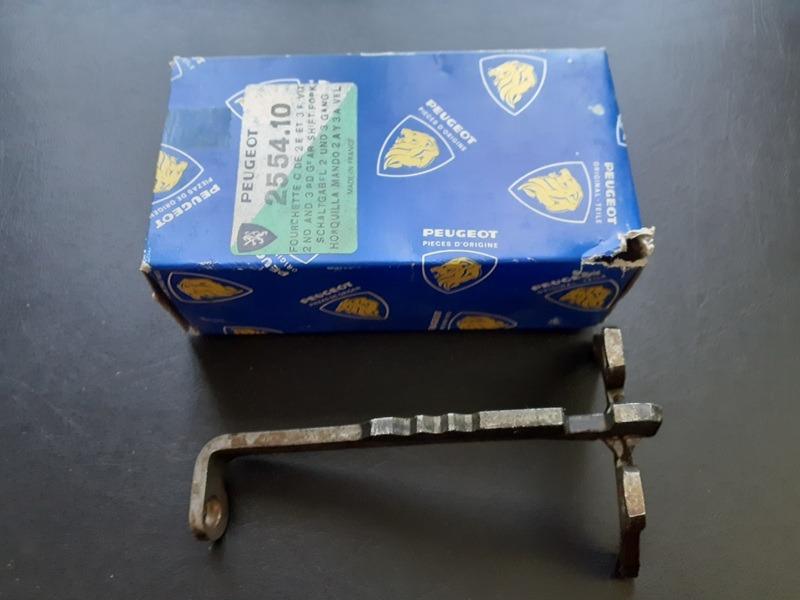 Fourchette de commande PEUGEOT 203 LesAnciennes.com