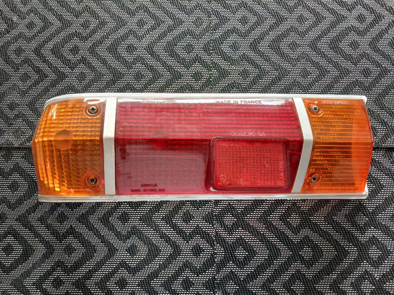 Cabochon feu arrière gauche SIMCA 1301 1501 LesAnciennes.com