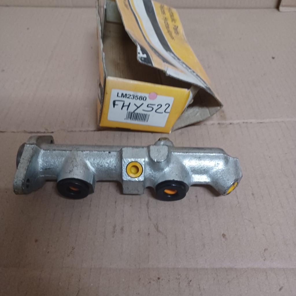 Maitre cylindre de frein Citroen C15 Visa neuf LesAnciennes.com