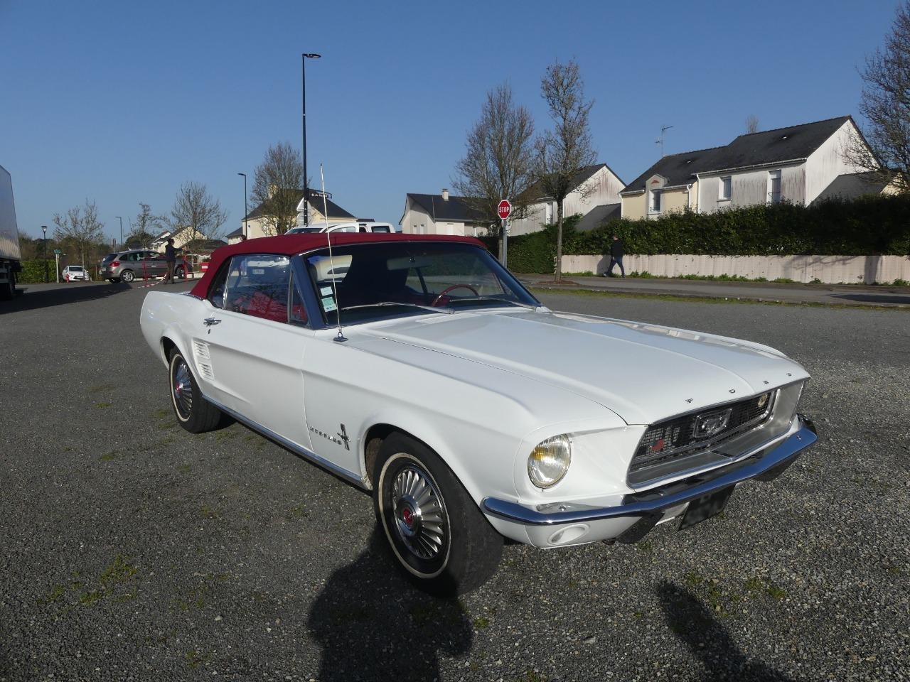 FORD Mustang Cabriolet - 1967 LesAnciennes.com