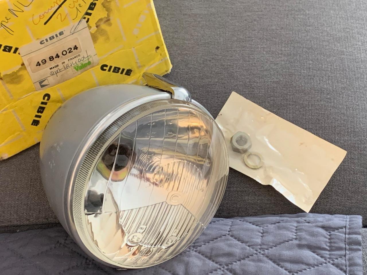 Phare complet Citroen 2 CV, HY LesAnciennes.com