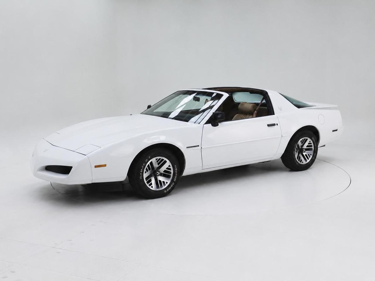 1990 Pontiac Firebird 3.1L 191CI V6 3rd generation LesAnciennes.com