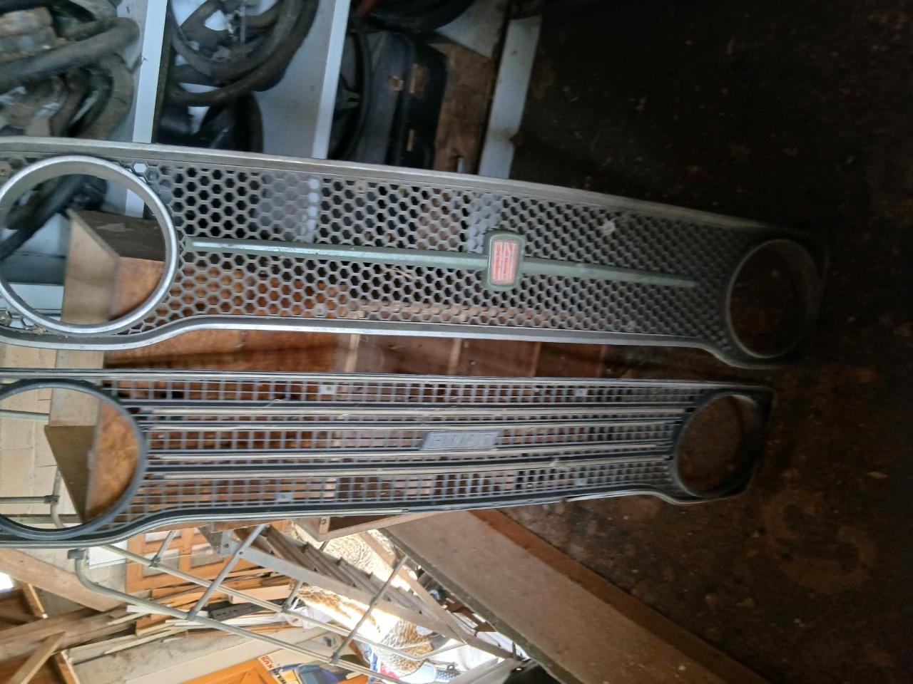 CALANDRE FIAT 128 berline LesAnciennes.com