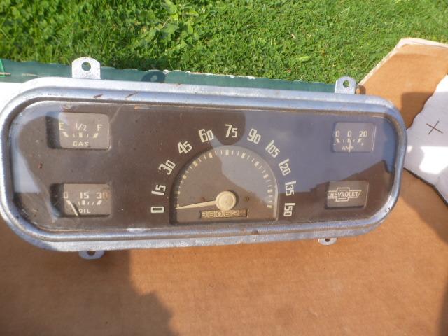 CHEVROLET annees 40:compteur KM/H + jauges LesAnciennes.com