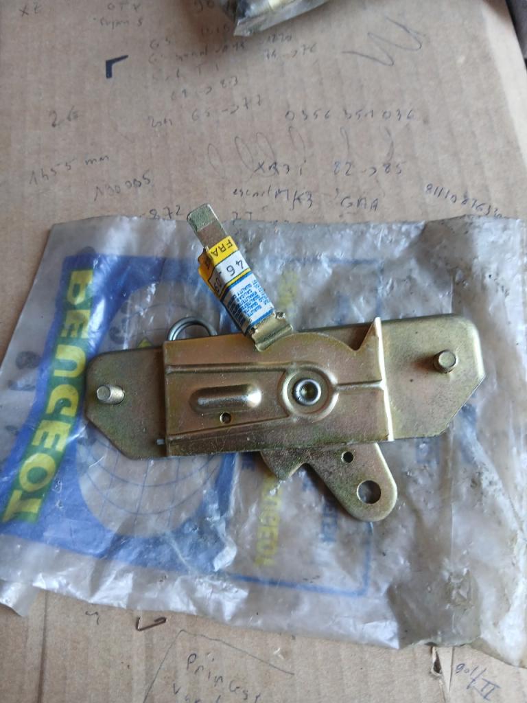 Commande PEUGEOT 204 LesAnciennes.com