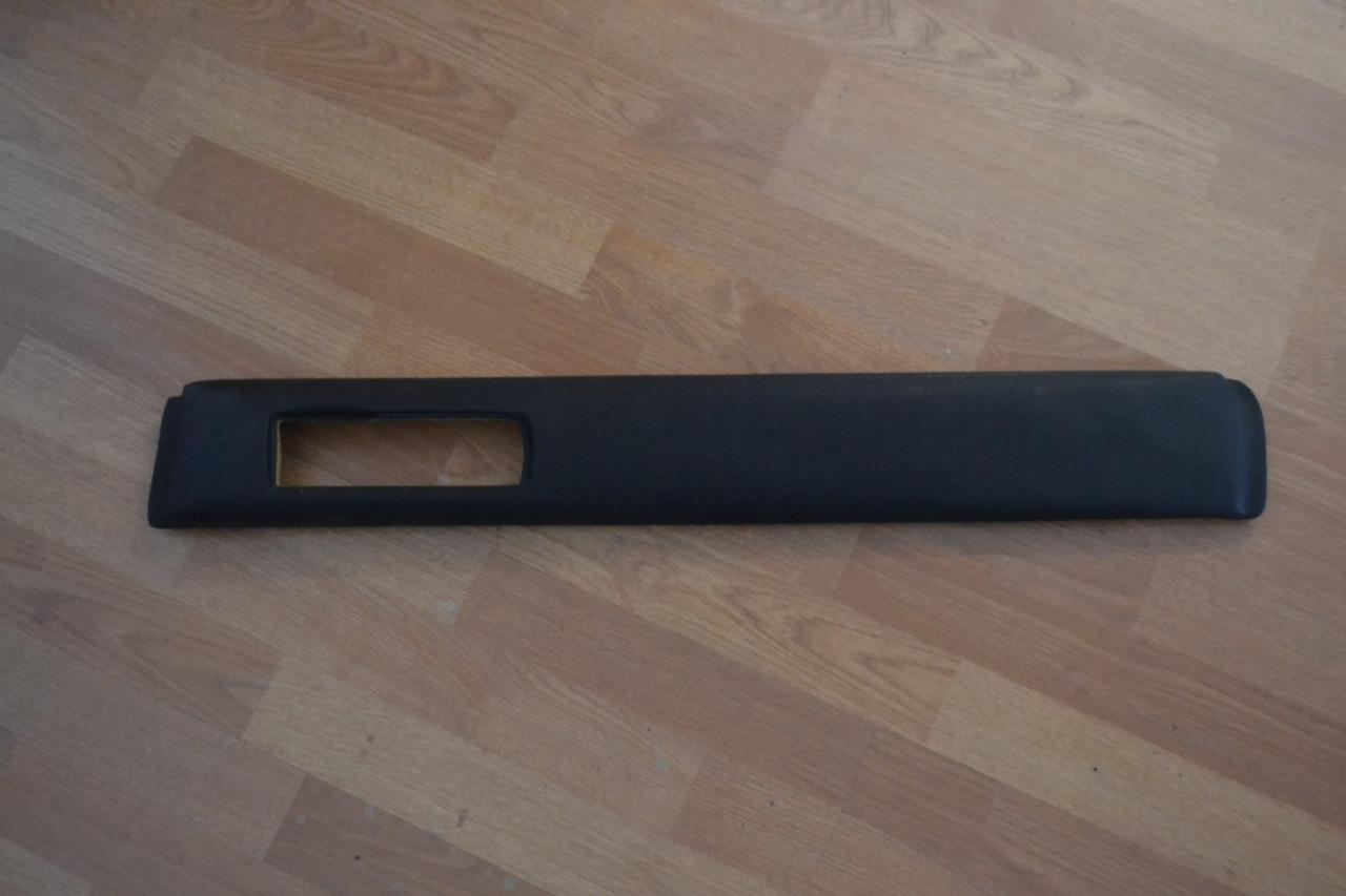 Haut de porte PEUGEOT 404, après 1968 LesAnciennes.com