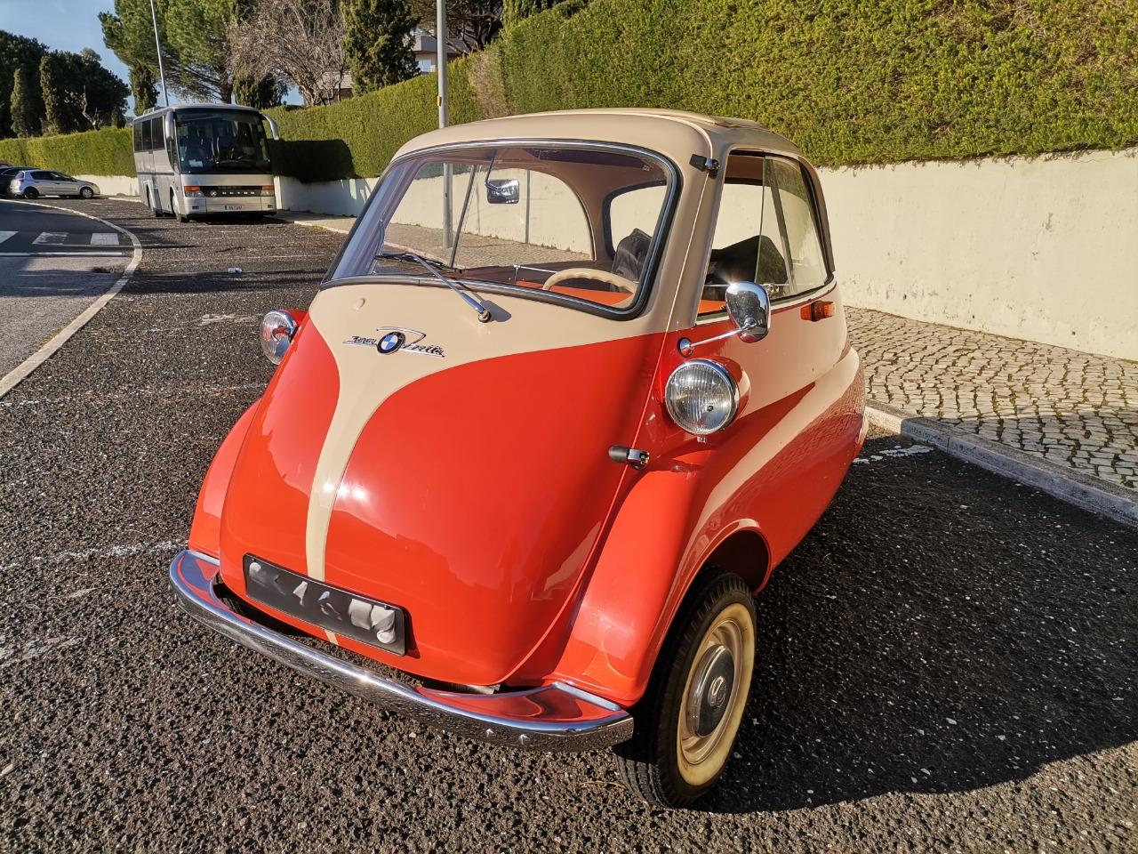 BMW Isetta 300 - 3 roues - 1959 LesAnciennes.com