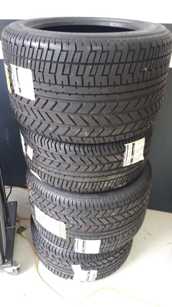 Lot De 2 Pneus Neufs Pirelli 255/40 R20 101V - Jamais Montés