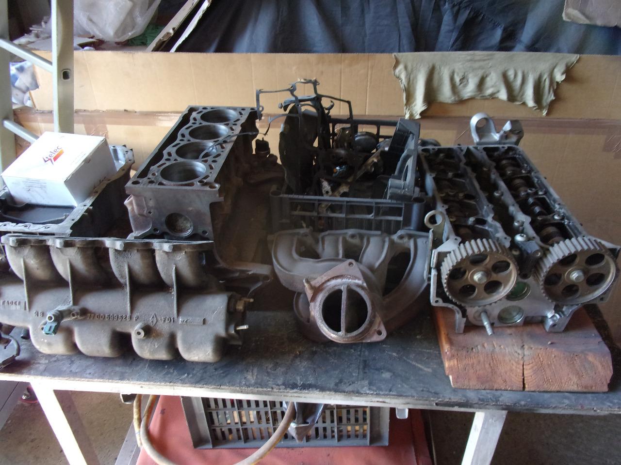 Lot de pièces RENAULT Clio LesAnciennes.com