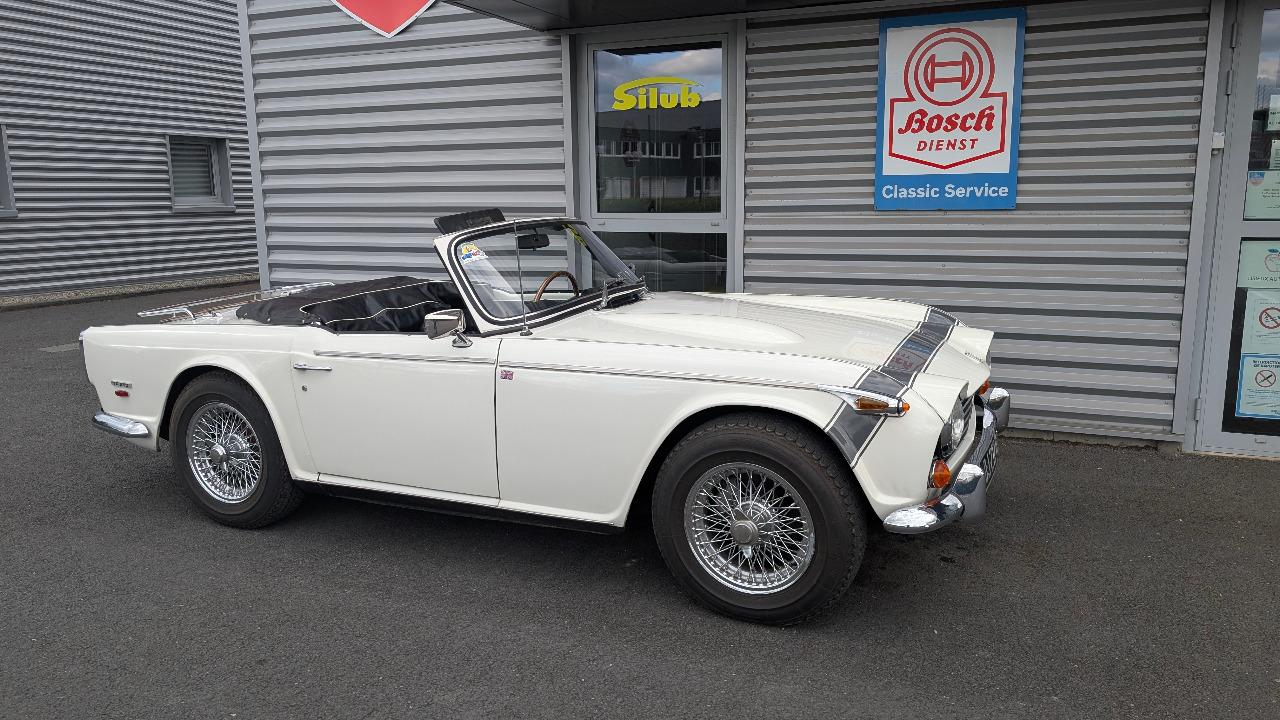 TRIUMPH TR250 - 1968 LesAnciennes.com