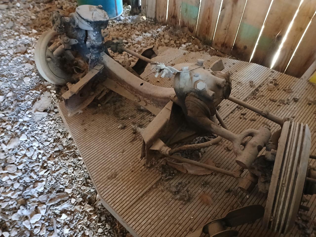 Train avant SIMCA 8 Berline LesAnciennes.com