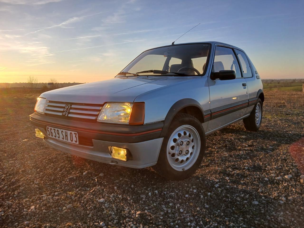 PEUGEOT 205 205 GTI 1.6 115 CH - 1988 LesAnciennes.com
