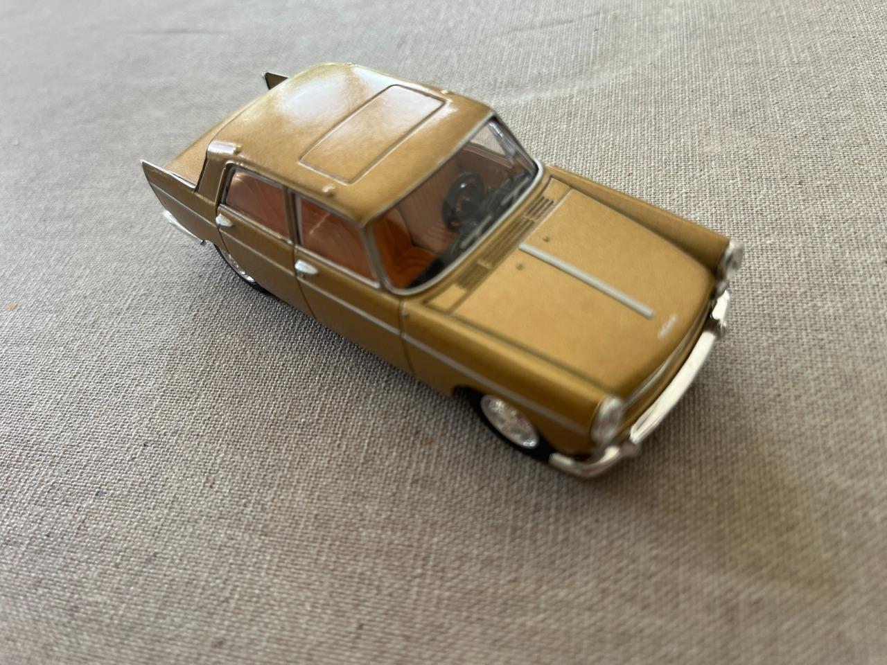 Peugeot 404 berline. Norev. Miniature LesAnciennes.com