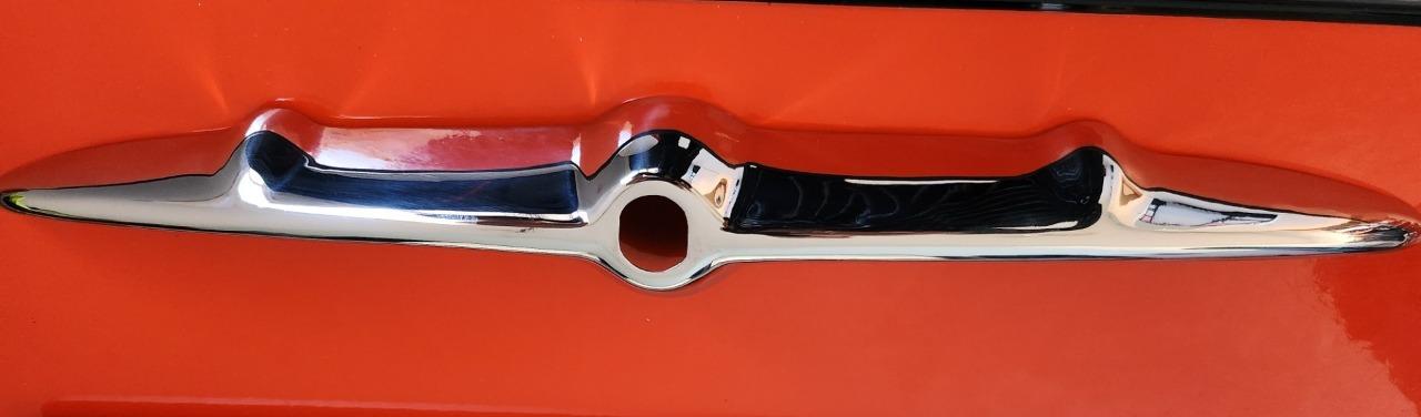 SIMCA Aronde 1300 poigné de coffre LesAnciennes.com