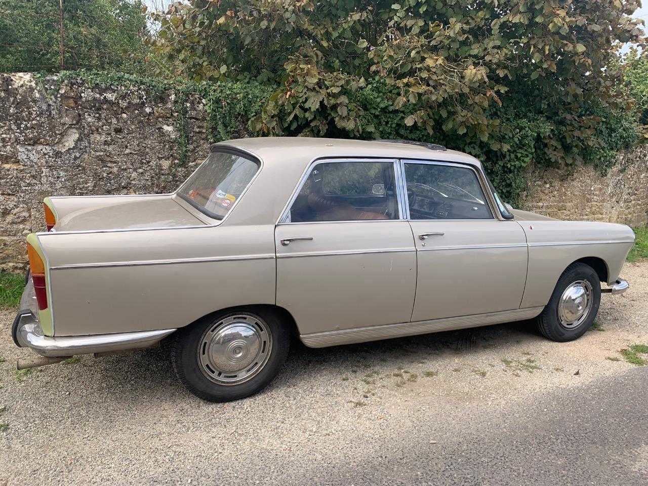 PEUGEOT 404 Super luxe - 1967 LesAnciennes.com