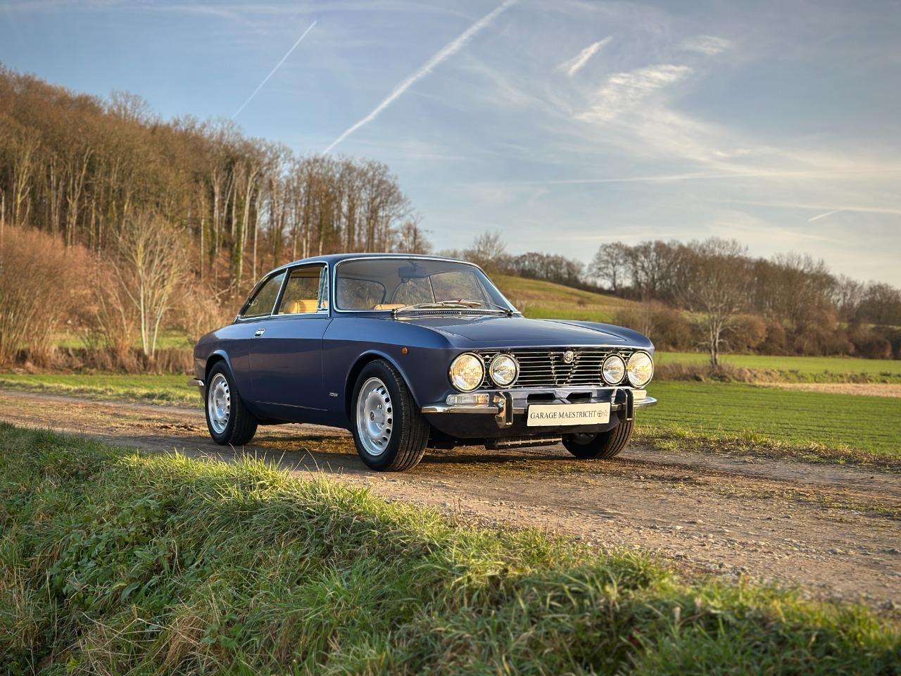 ALFA ROMEO GTV 2000 Veloce - 1973 LesAnciennes.com