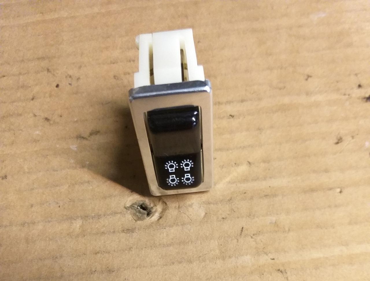 Interupteur Warning LesAnciennes.com