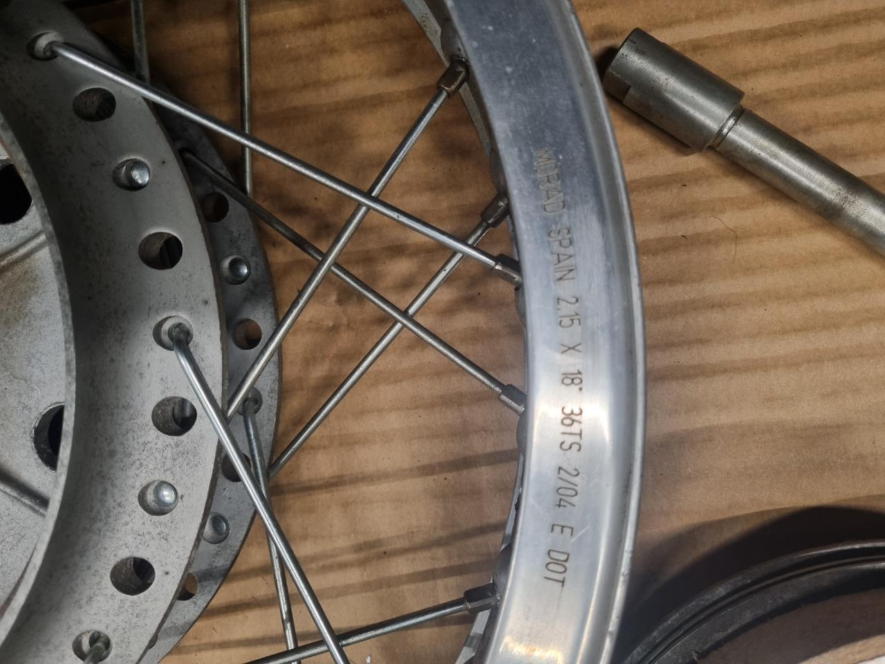 Roue SUZUKI GT 750 LesAnciennes.com