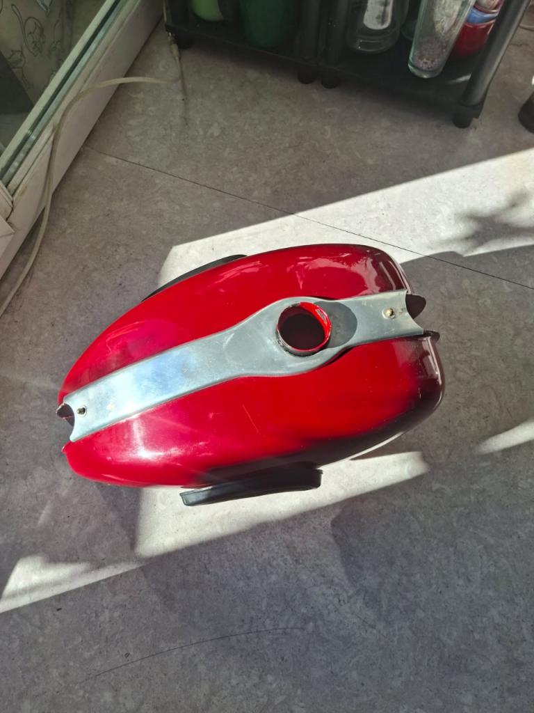 Réservoir MONET GOYON M2V M2 v LesAnciennes.com