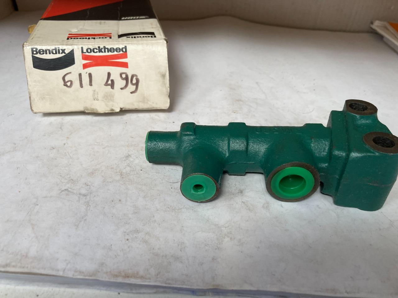 Maitre cylindre LHM CITROEN Dyane Méhari LesAnciennes.com