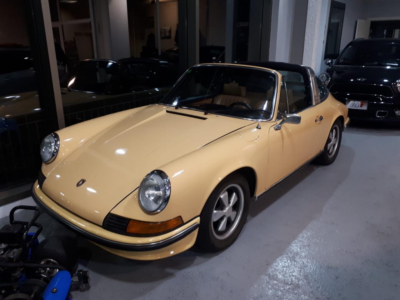 PORSCHE 911 2.4 T Targa - 1973 LesAnciennes.com