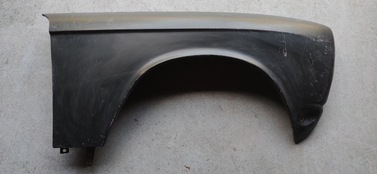 Aile avant droite PEUGEOT 304 LesAnciennes.com
