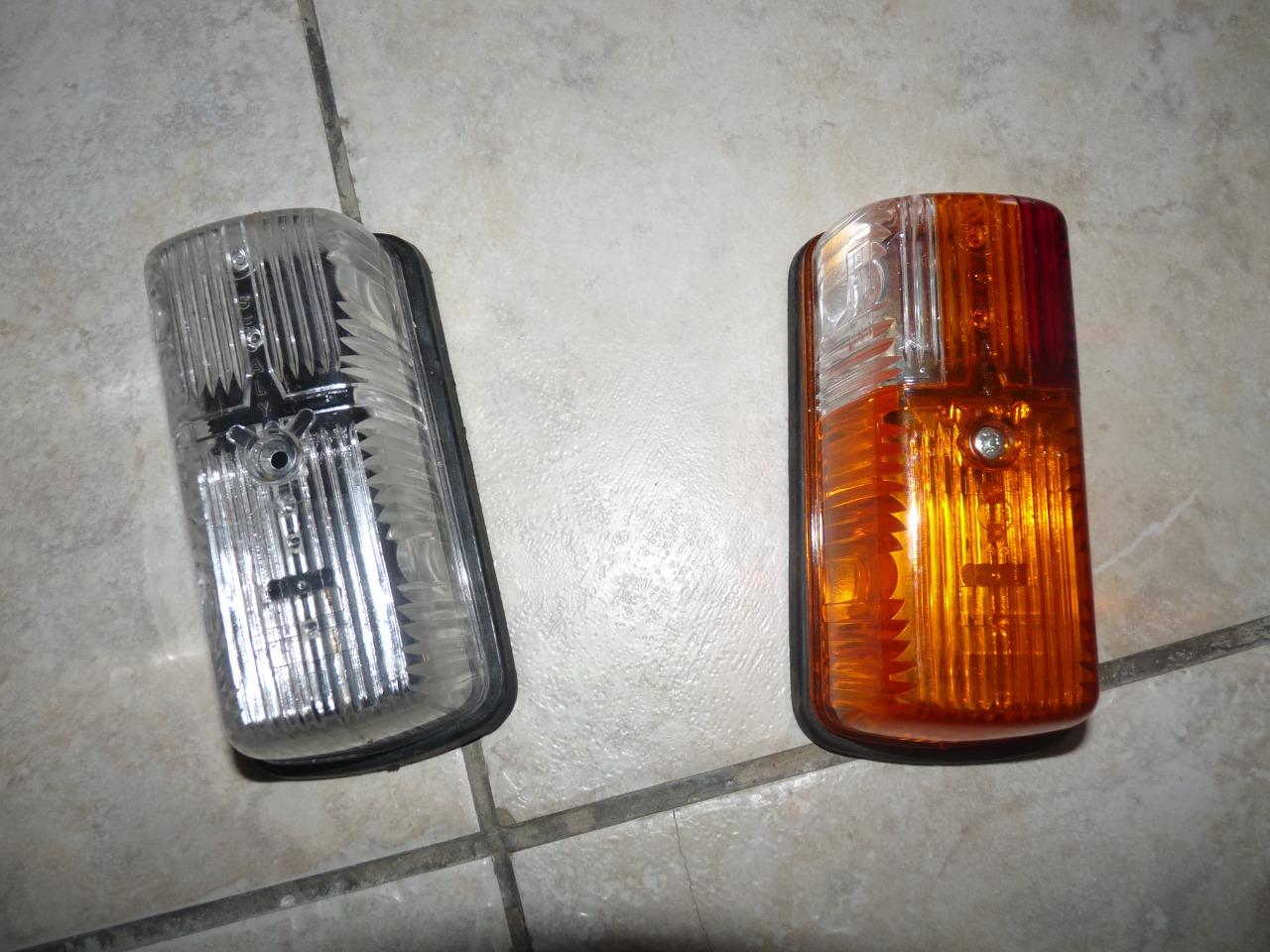 Feu latéral Bicolore Sesaly BERLIET et autres LesAnciennes.com