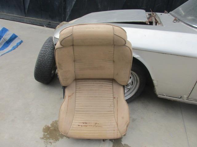 Siège cote passager pour Alfa Romeo 2000 GTV LesAnciennes.com