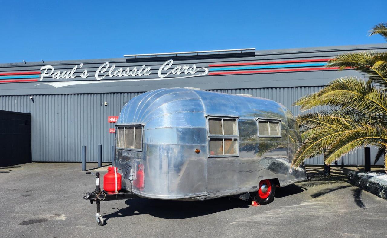1956 Airstream Bubble 16ft LesAnciennes.com