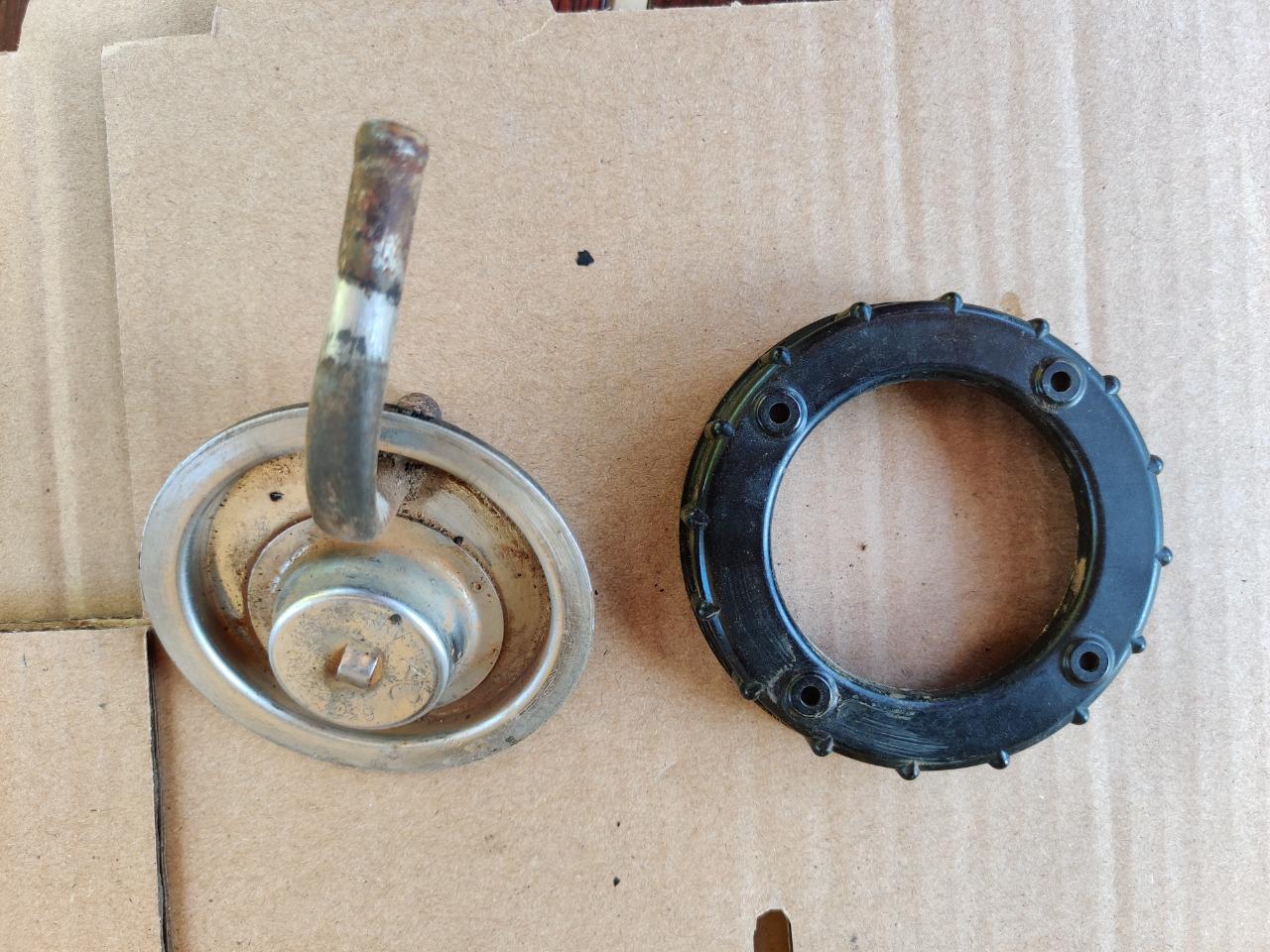 Bouchon-Soupape Vase d'expansion Bagheera LesAnciennes.com