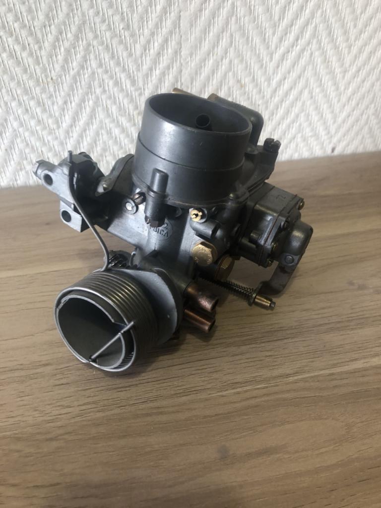 Carburateur PEUGEOT 403 Peugeot 403 7ch LesAnciennes.com