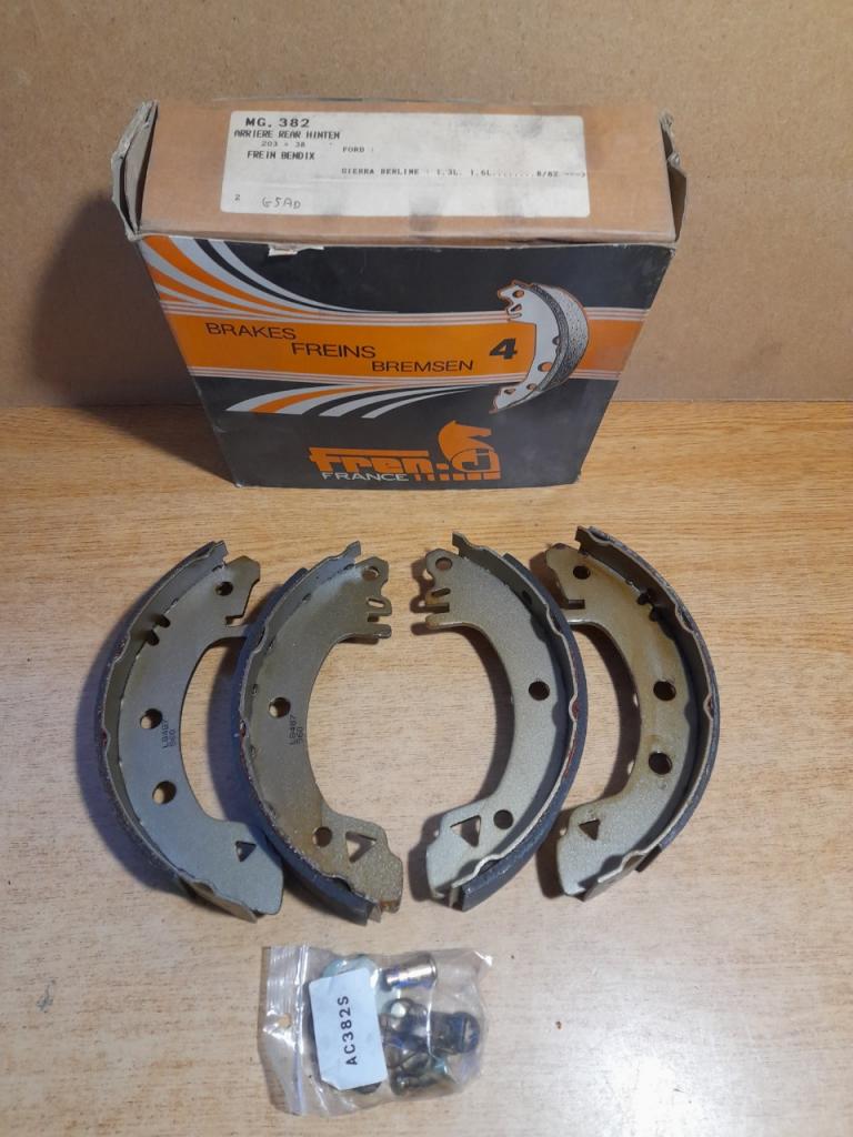 Mâchoires de frein arrière Ford sierra 1.3L 1.6L LesAnciennes.com