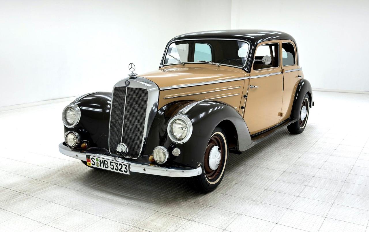 1952 Mercedes-Benz 220 Sedan LesAnciennes.com