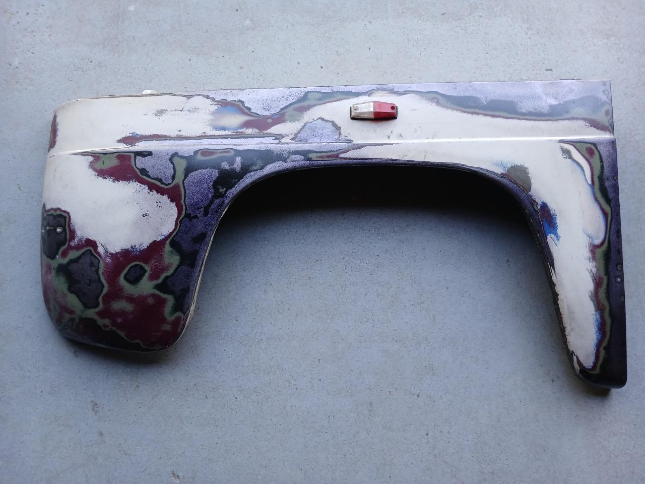 Aile avant gauche RENAULT 8 (R8) LesAnciennes.com