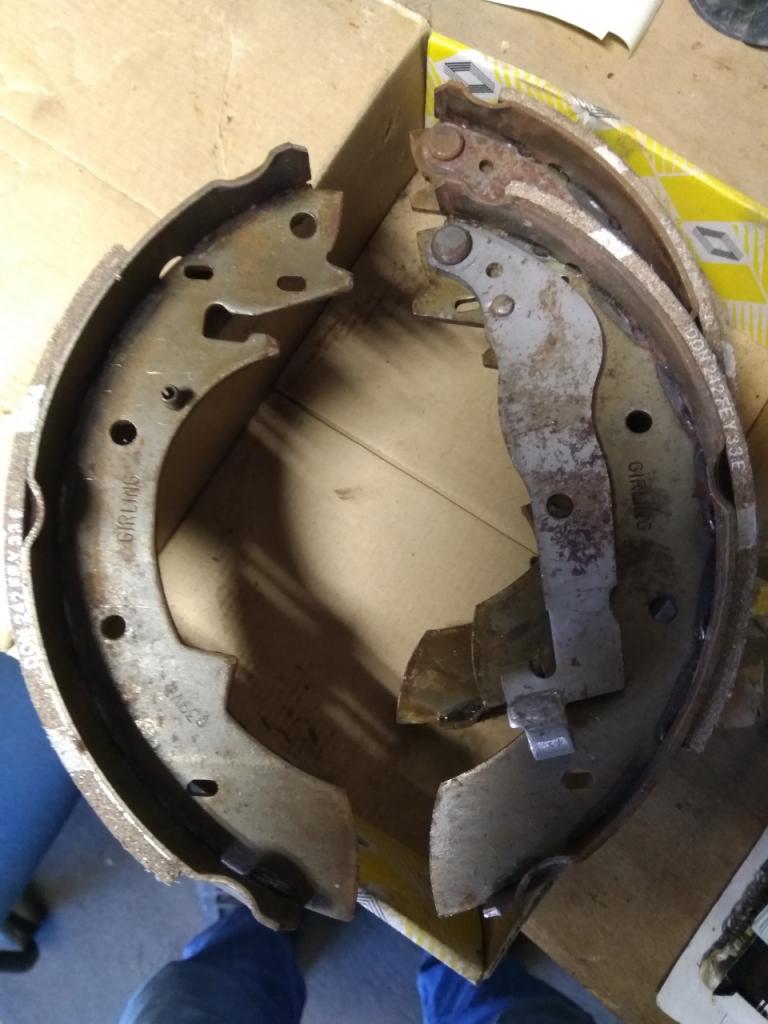 Freins RENAULT 21 (R21) LesAnciennes.com