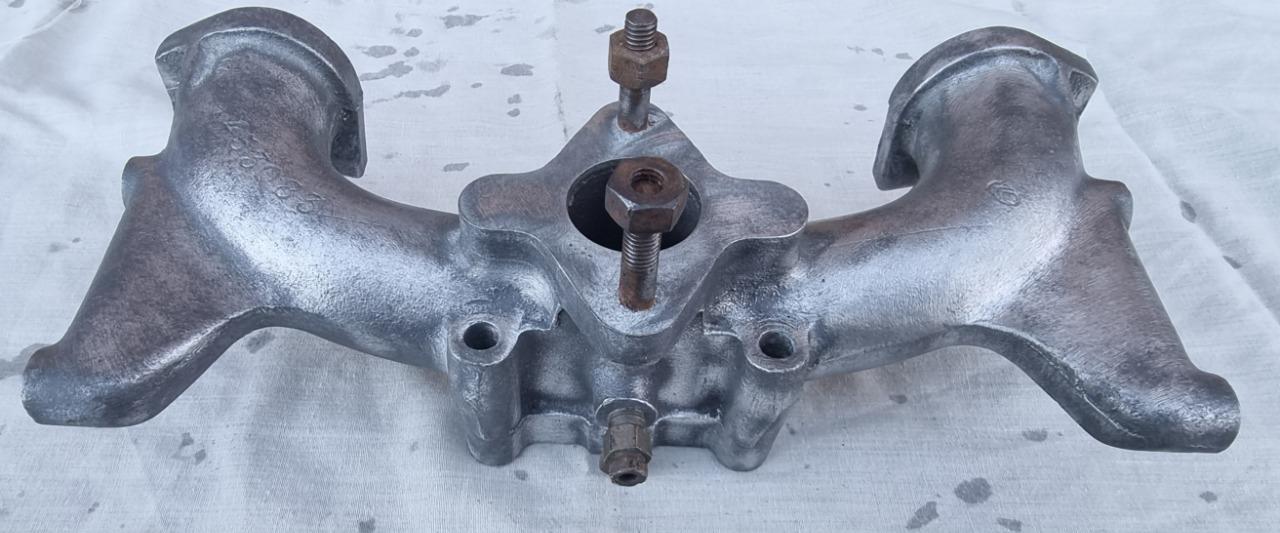 Collecteur CITROEN Traction LesAnciennes.com