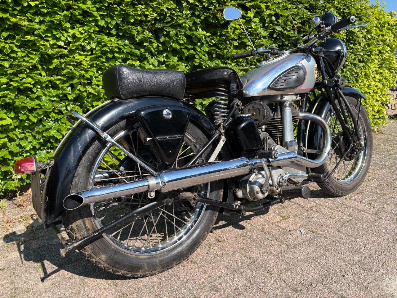 BSA M22 500 OHV - 1939 LesAnciennes.com