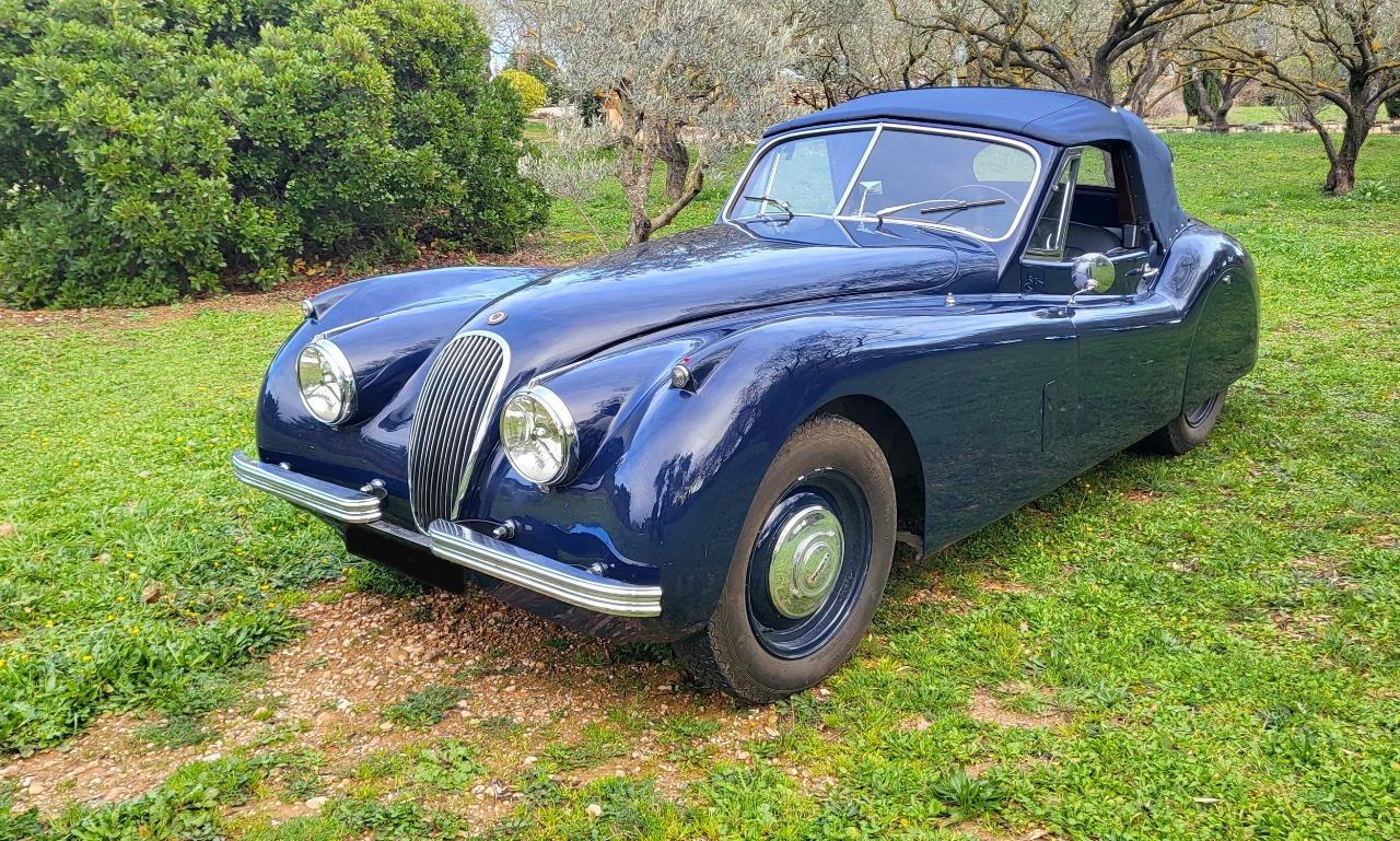 JAGUAR XK120 DROPHEAD COUPE - 1953 LesAnciennes.com